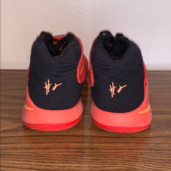 Nike Kyrie 2 ‘Inferno’ Red/Black Shoe (sz 7) - Picture 4 of 4